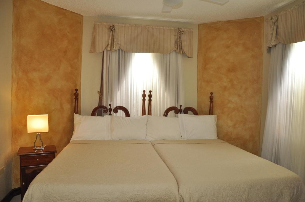 Beach Penthouse A25 Sandcastles Очо Риос Екстериор снимка