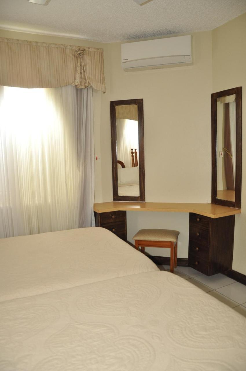 Beach Penthouse A25 Sandcastles Очо Риос Екстериор снимка